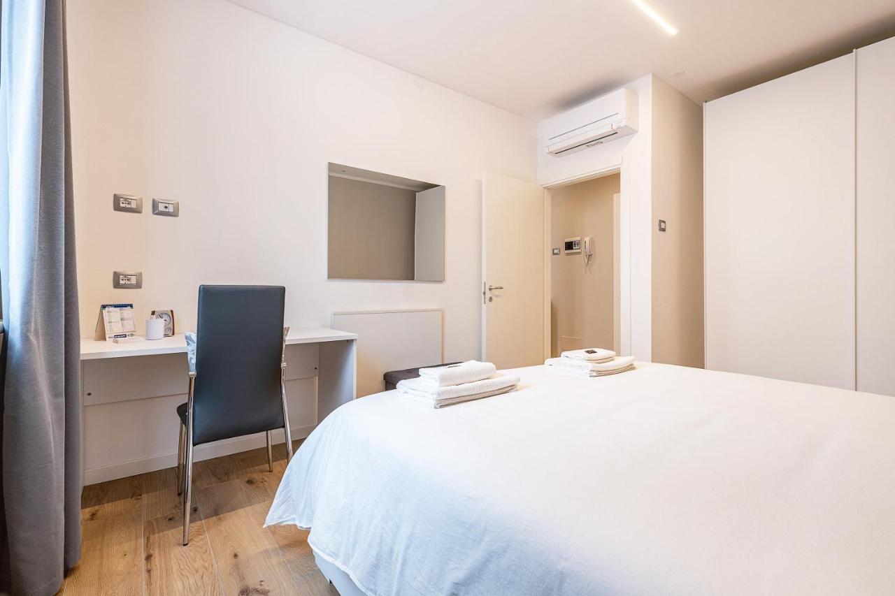 New Casa Ilaria Close To Center Torri Del Benaco Luaran gambar