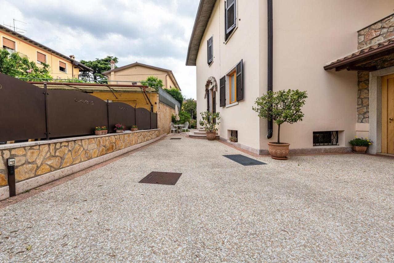 New Casa Ilaria Close To Center Torri Del Benaco Luaran gambar